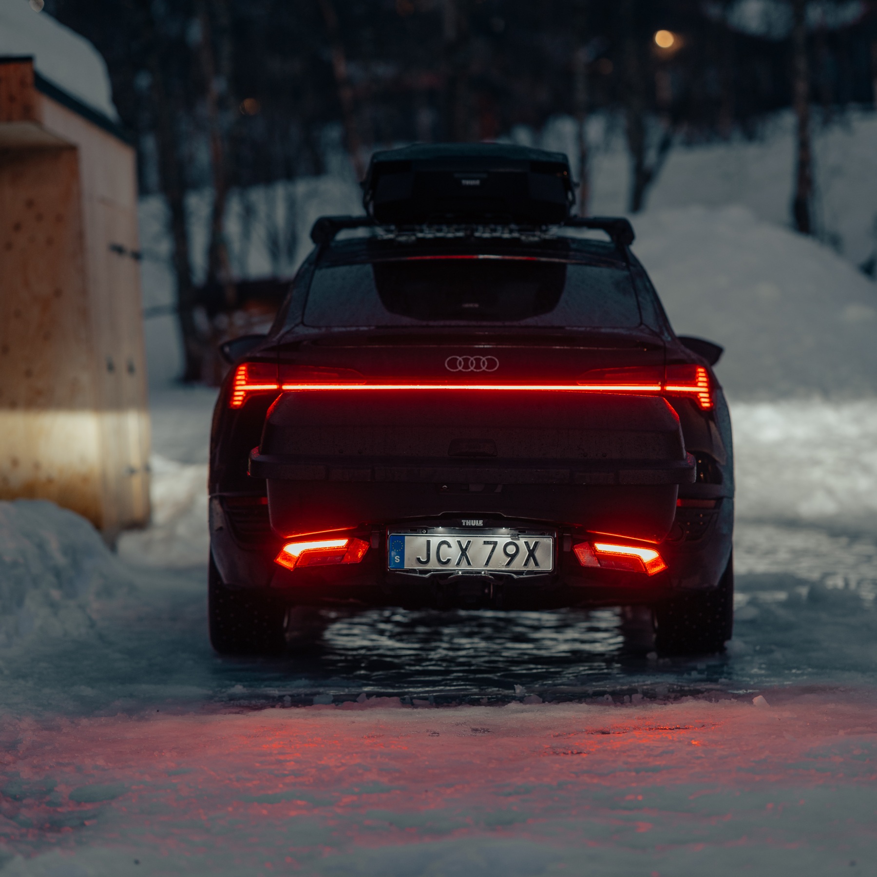 Thule Santu Gepäckbox für Heckträger EasyFold 3, EasyFold XT und Epos – Bild 13